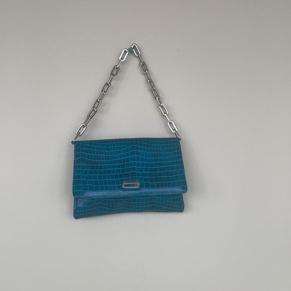 Guess purse - Picture 2 of 11